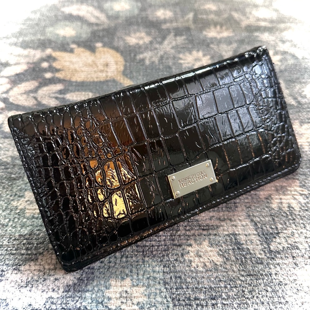 Kenneth Cole Reaction Shiny Black Faux Croc Wallet
